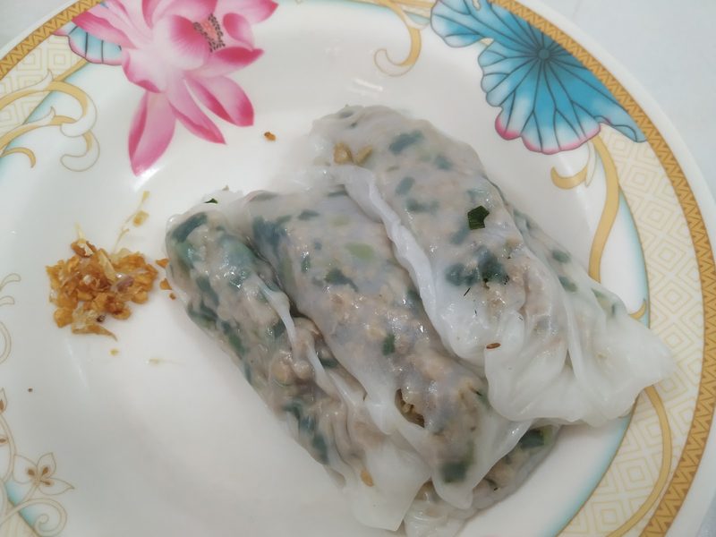 ข้าวเกรียบปากหม้อแผ่นม้วน โรยหอมเจียว